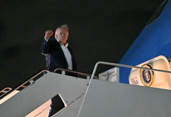 Donald Trump avant de s'envoler pour un G7 en France, le 15 juin 2026