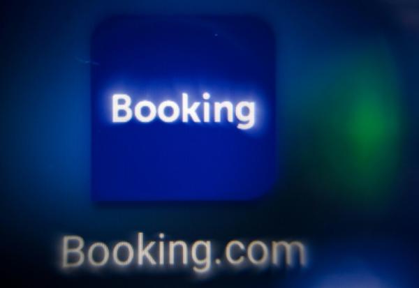 La Commission européenne a ouvert mardi une enquête contre la plateforme de réservation d'hôtels Booking, pour vérifier si elle a pris des mesures suffisantes afin de protéger ses clients contres les annonces trompeuses et autres arnaques en ligne