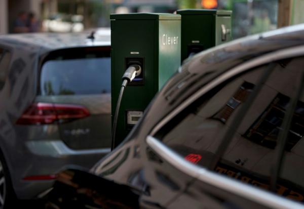 Une borne de recharge de la société danoise Clever, à Copenhague, le 15 juillet 2025