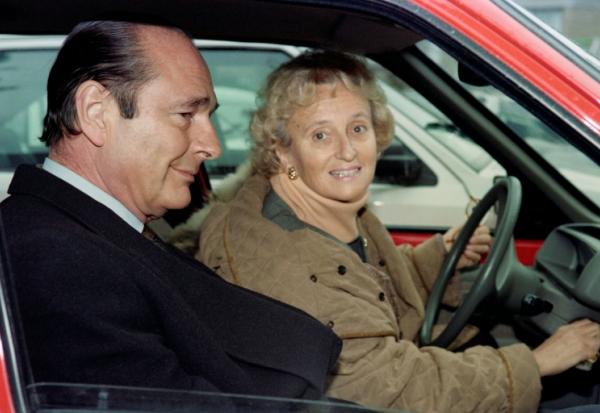 Jacques Chirac (G) et son épouse Bernadette, le 14 mars 1992 à Corrèze 