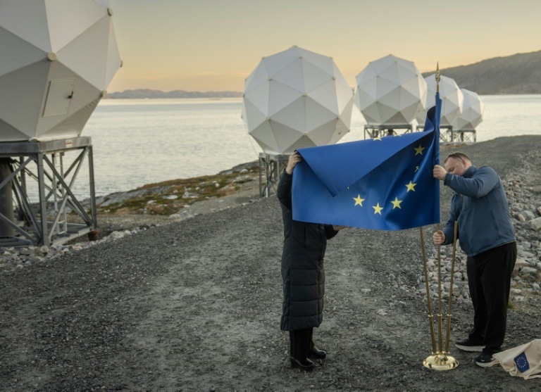 Un drapeau européen installé à Nuuk, au Groenland, le 7 septembre 2026