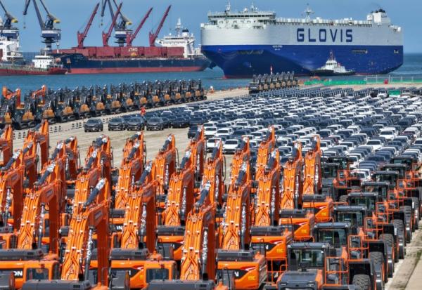 Les exportations chinoises ont augmenté de 19,4% sur un an en mai et les importations ont bondi de 27,4% sur la même période, selon l'administration des Douanes