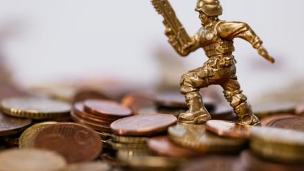 Bruxelles présente mercredi ses évaluations bugétaires pour les pays de l'UE, mis à l'épreuve par la hausse des dépenses militaires et les répercussions du conflit au Moyen-Orient