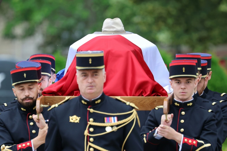Hommage national aux Invalides à Paris au philosophe et sociologue Edgar Morin, mort à 104 ans le 3 juin 2026