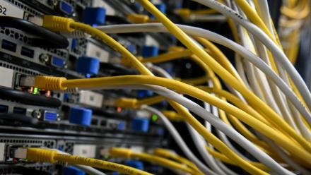 Le projet de data center intitulé "Campus IA", annoncé au sommet Choose France de 2025, entend accueillir des infrastructures informatiques de nouvelle génération
