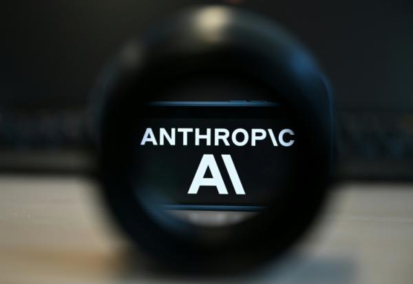 La start-up américaine d'IA Anthropic a suspendu l'accès à ses deux modèles les plus puissants pour se conformer à une directive du gouvernement américain invoquant la "sécurité nationale"