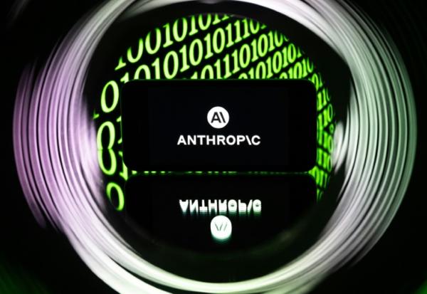 Anthropic est désormais valorisée 965 milliards de dollars, devançant pour la première fois son rival OpenAI après une levée de fonds massive de 65 milliards de dollars