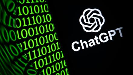 Photographie d'illustration montrant le logo du chatbot d'OpenAi, ChatGPT, à Mulhouse, France, le 11 février 2025