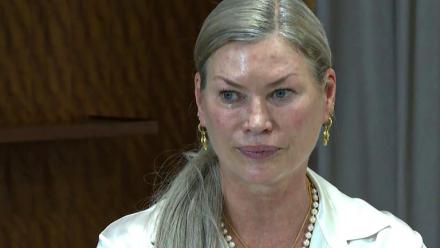 Image tirée d'une vidéo d'AFPTV du 7 septembre 2021 montrant l'ancienne mannequin de l'agence américaine Elite, Carré Otis, lors d'une conférence de presse à Paris après avoir déposé une plainte pénale à New York le mois dernier contre l'ancien directeur Europe d'Elite, Gérald Marie, l'accusant d'agressions sexuelles en série lorsqu'elle avait 17 ans