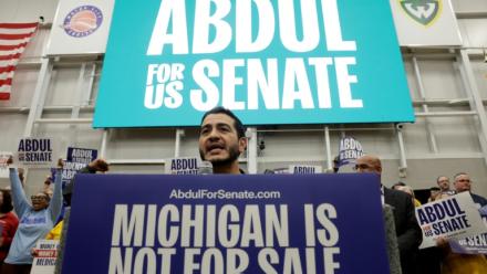 Le candidat démocrate au Sénat dans le Michigan, Abdul El-Sayed, lors d'un meeting à l'université Wayne State, à Detroit, le 22 octobre 2026
