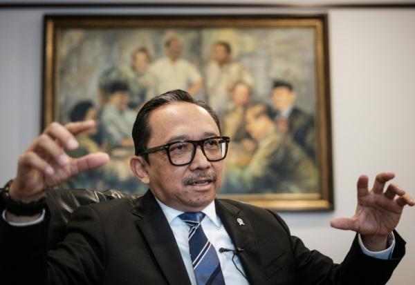 Le vice-ministre des Finances indonésien Juda Agung, à l'occasion d'une interview avec l'AFP au ministère des Finances à Jakarta, le 11 juin 2026