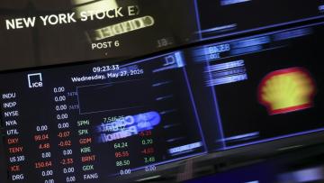 Des écrans à la Bourse de New York, le 27 mai 2026