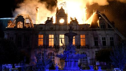 La mairie de Limoges en proie aux flammes le 17 octobre 2026