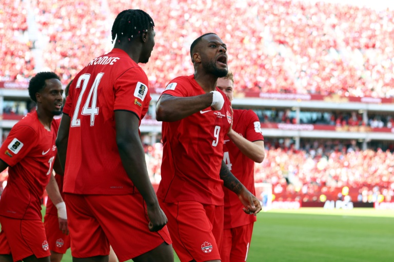 L'attaquant Cyle Larin (N.9), auteur de l'égalisation du Canada face à la Bosnie-Herzégovine, lors de la Coupe du monde, le 12 juin 2026 à Toronto