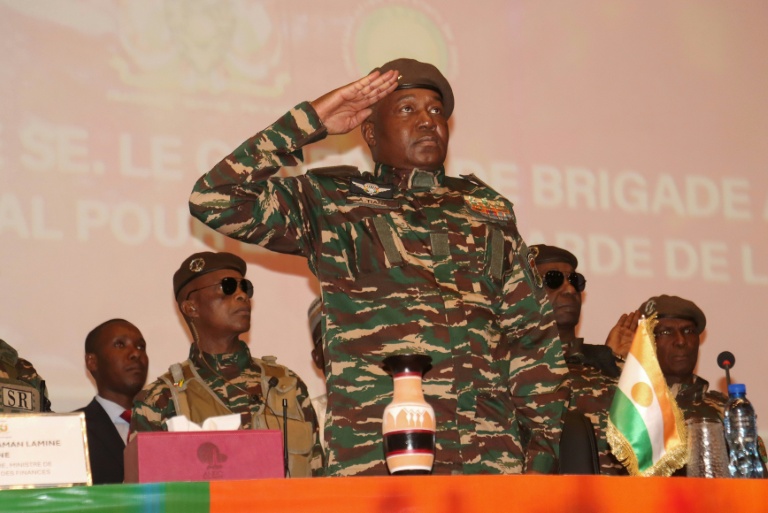 le chef de la junte au Niger, le général  Abdourahamane Tiani, lors d'une cérémonie officielle le 15 février 2025