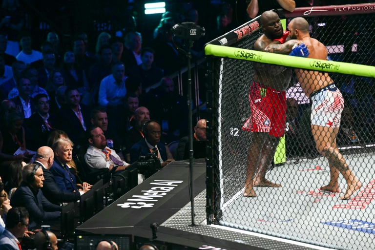 Des combats MMA organisés sur la pelouse de la Maison Blanche 14, 2026 à l'occasion du 80e anniversaire de Donald Trump