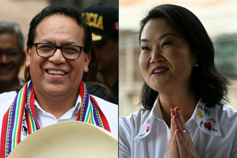 (COMBO) Cette combinaison d'images réalisée le 7 juin 2026 montre les candidats Roberto Sanchez et Keiko Fujimori, qui s'affrontent pour la présidence du Pérou