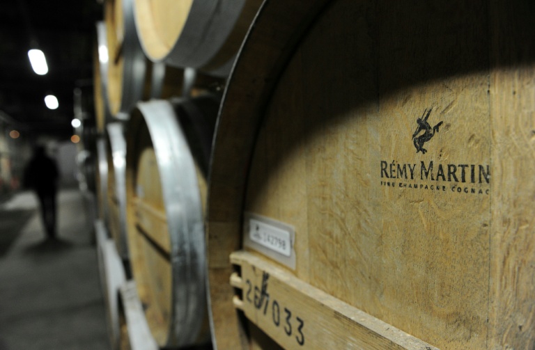 Des fûts de cognac Rémy Martin, marque appartenant à Rémy Cointreau, dans une cave à Cognac, le 10 avril 2014