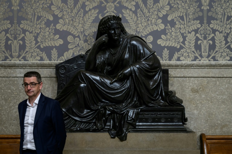 L'ancien maire de Saint-Étienne, Gaël Perdriau, au palais de justice lors de son procès en appel dans l'affaire de chantage à la sextape devant la cour d'appel de Lyon, le 8 juin 2026