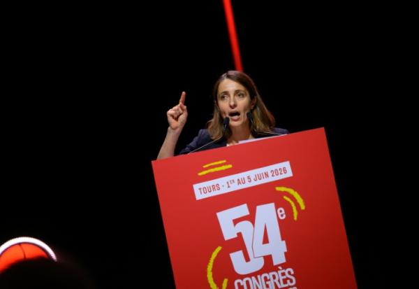 Sophie Binet après sa réélection à la tête de la CGT, lors du congrès de la centrale syndicale, le 5 mai 2026 à Tours