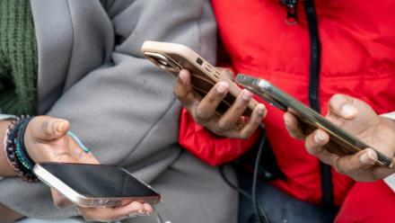Des récits de femmes ayant subi des violences sexuelles dépassent régulièrement le million de vues sur les réseaux sociaux