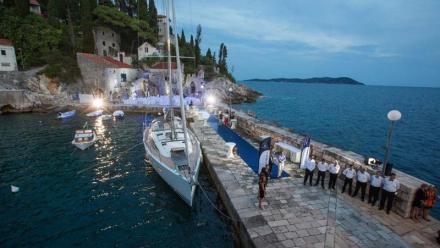 Beneteau anticipe un retour en territoire positif du résultat opérationnel courant en 2026