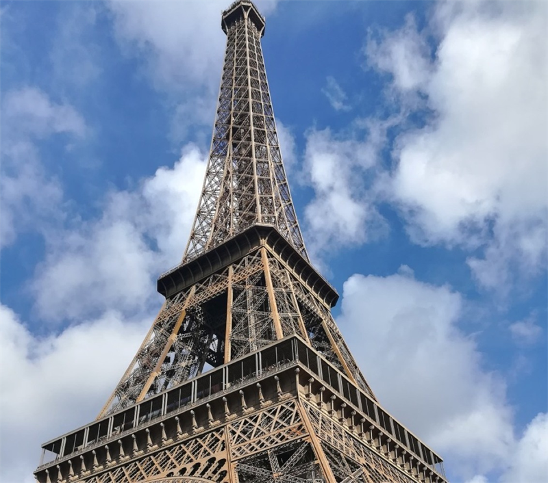 Clôture Paris : la prudence domine ; les pétroles s'emballent