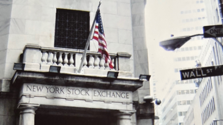 Clôture Wall Street : en ordre dispersé, le Nasdaq plonge avec la tech