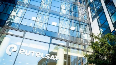Eutelsat : un ton plus bas
