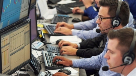 Mi-séance Paris : le CAC 40 poursuit sa remontée avant l'emploi américain
