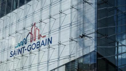 Saint-Gobain vise plus de 15% de marge d'Ebitda en 2026