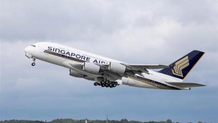 Singapore Airlines : négocierait avec Airbus et Boeing pour l'achat de dizaines de gros-porteurs