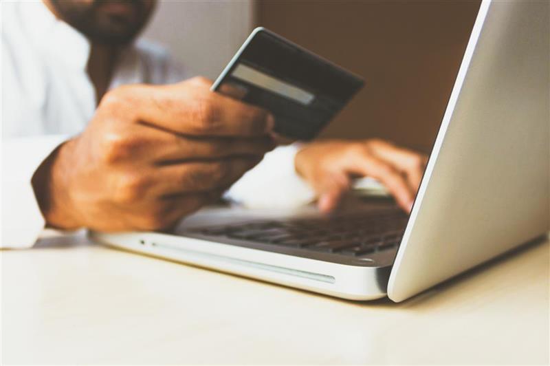 Visa et Fiserv annoncent l'extension de leur partenariat