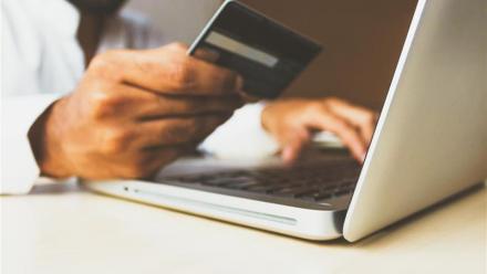 Visa et Fiserv annoncent l'extension de leur partenariat