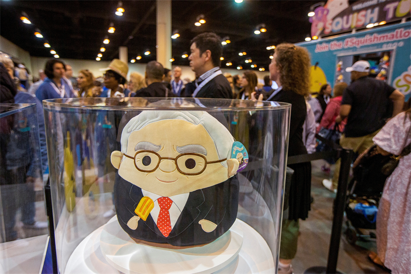 Warren Buffett compare l'IA à... l'arme nucléaire