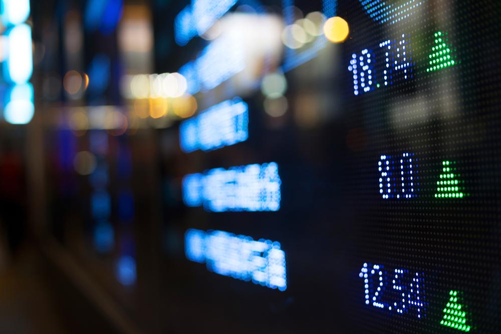 Compass relève son objectif de profit annuel, le titre monte