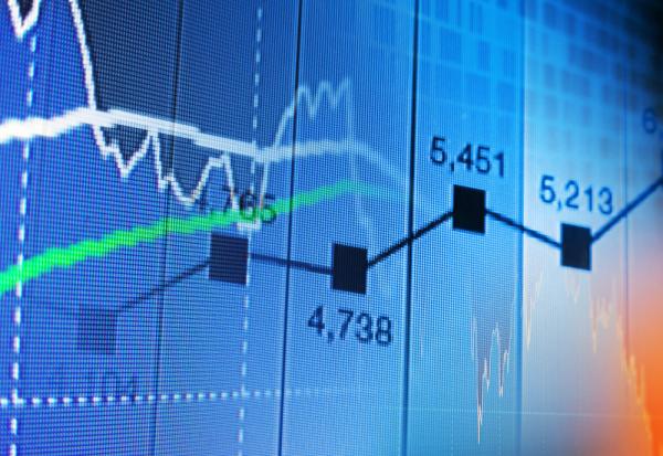 Entre les remous d'Ormuz et les à-coups sur l'IA, Wall Street joue la prudence
