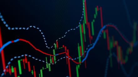 Kingfisher entouré après son relèvement d'objectifs annuels